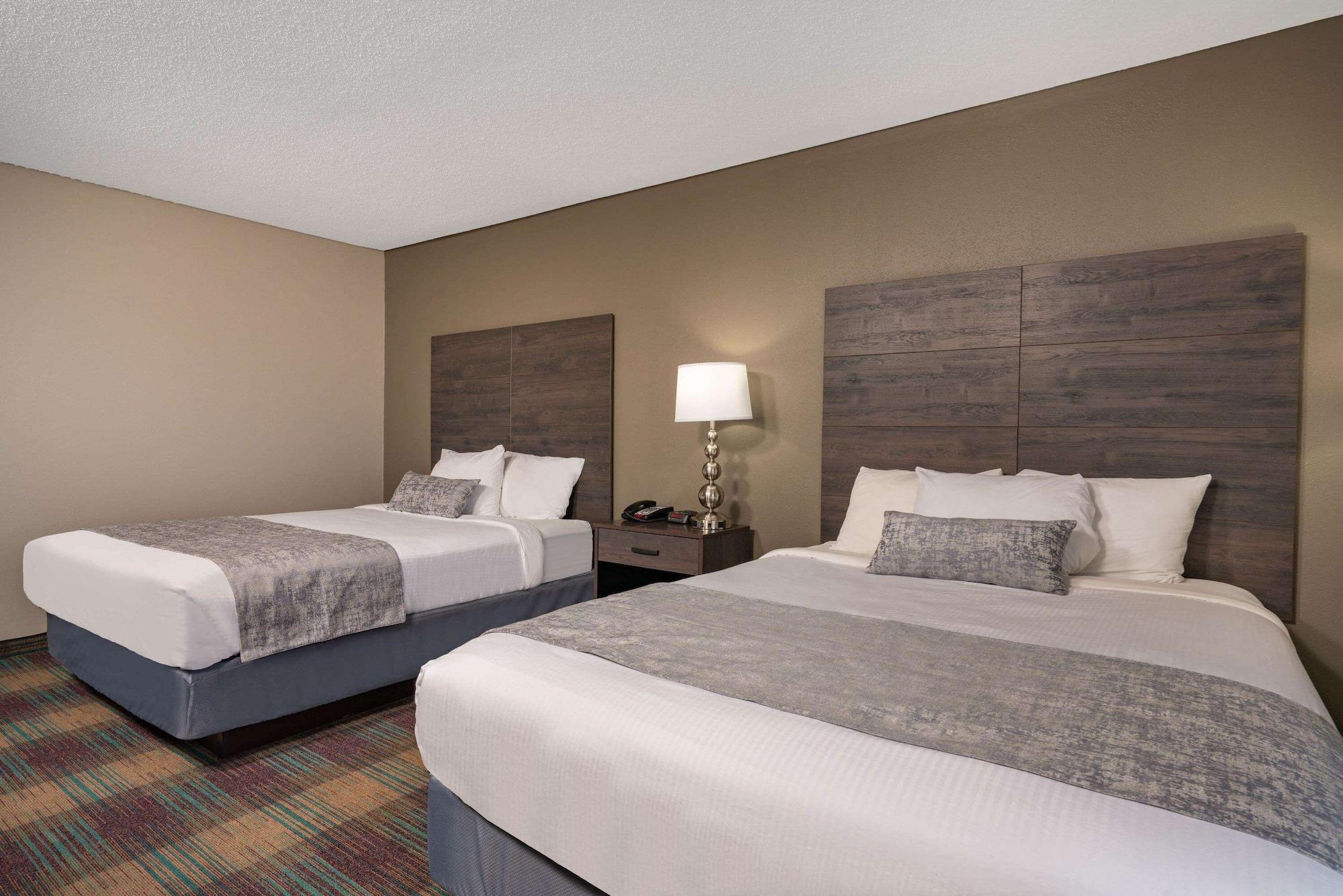 Hotel Baymont By Wyndham Baldwin Exteriér fotografie