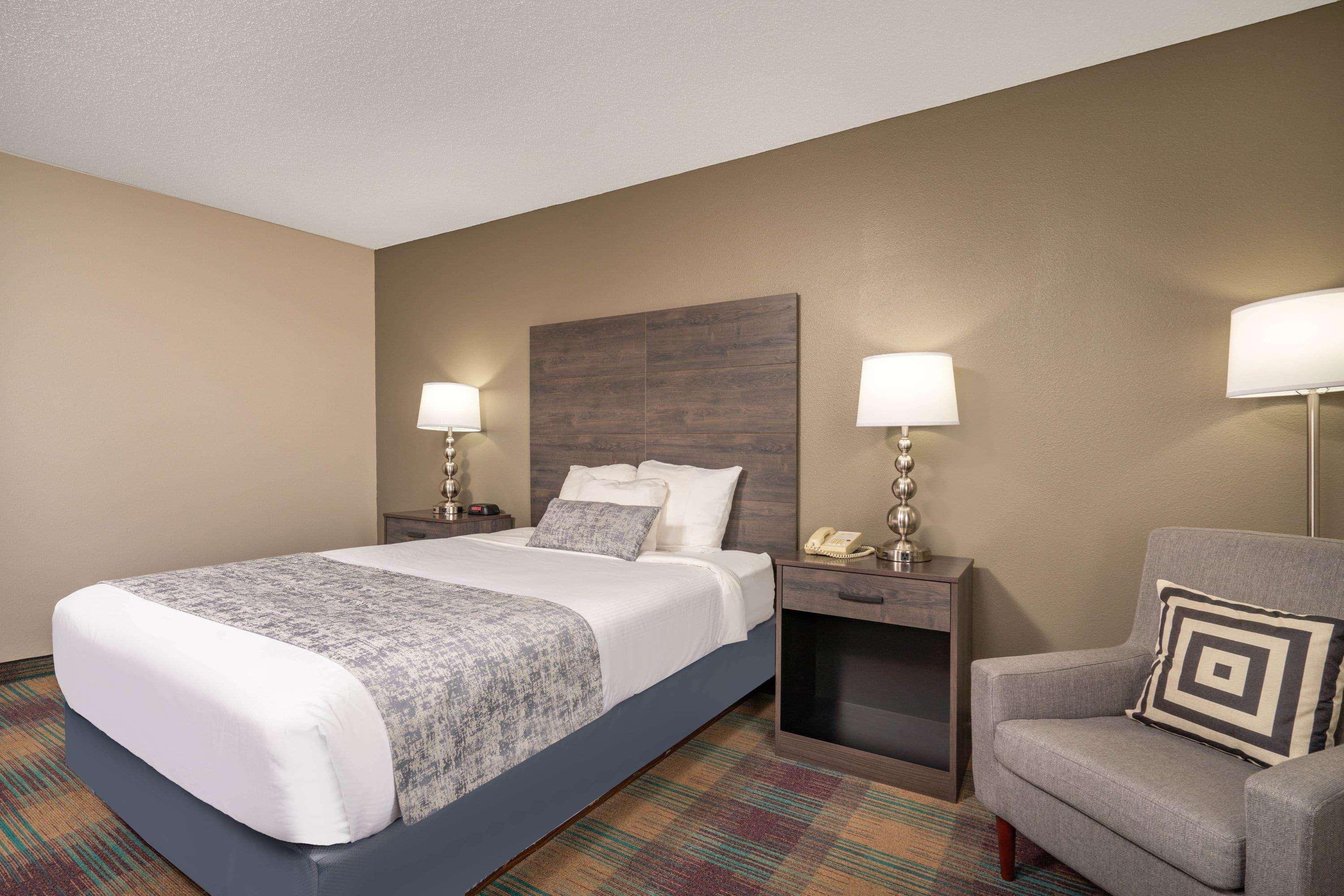 Hotel Baymont By Wyndham Baldwin Exteriér fotografie